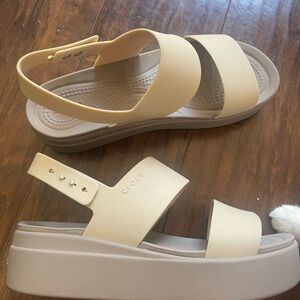 CROCS Brooklyn Low Wedge